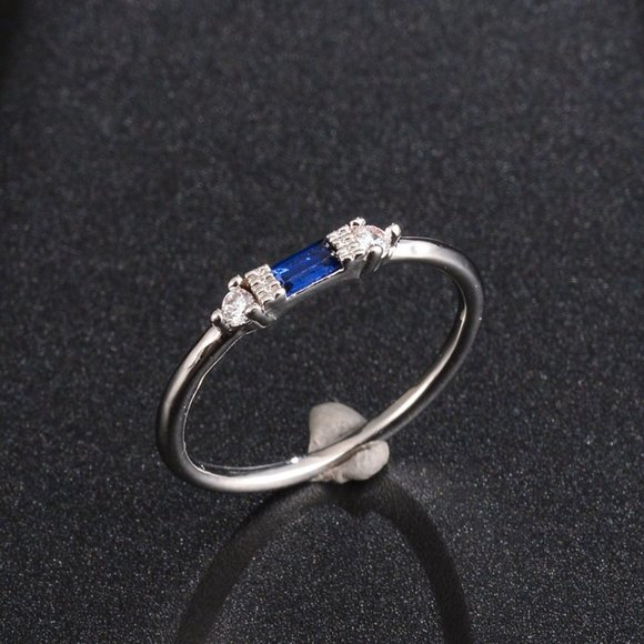 🍁 Silver Blue Chic Rectangle Round Gems Dainty Ring for Women, VIP182 - Picture 2 of 5